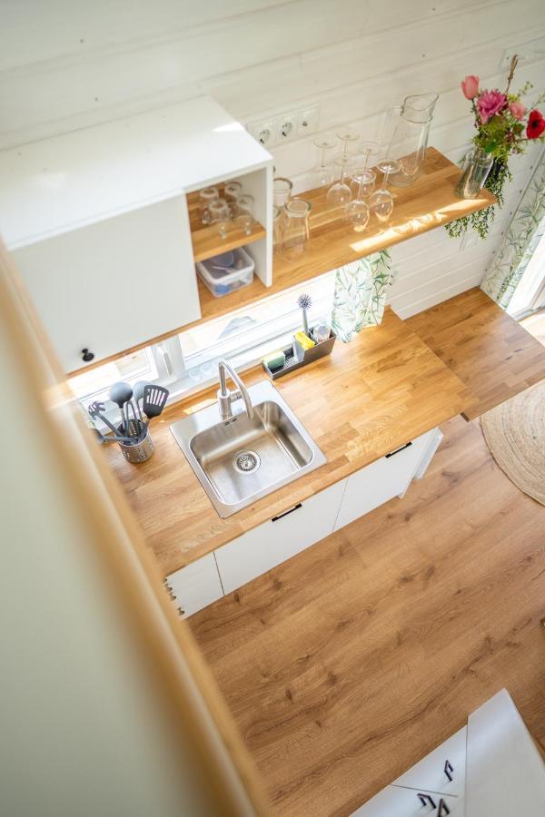 Villa Gezellige Tiny House met zwembad Zeewolde Exterior foto